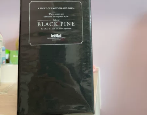 Initial香水全新未拆,黑松木古龙水,...