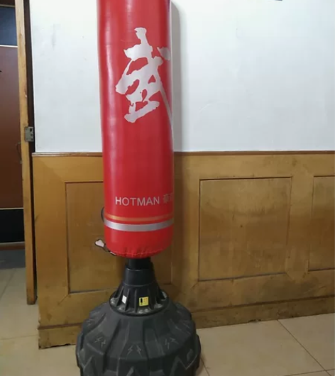 拳击沙袋立式,可以注水,沙子,今年上半年买...