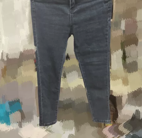 紧身牛仔裤 几乎没穿过,买来试穿了一下,水...