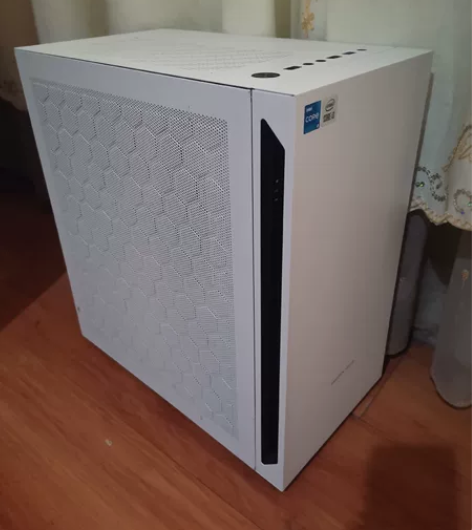 某东自营，白色机箱 感兴趣的话点“我想要”...