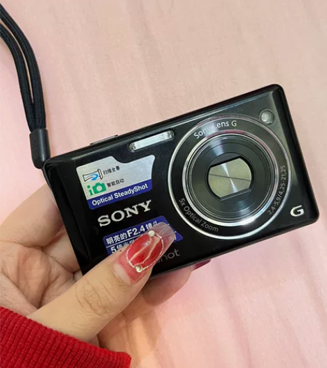 索尼w390 ccd 九点九成新 用过一次...