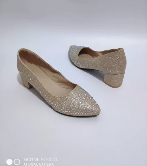 42码金色镶钻四季款单鞋尖头浅口粗跟大码女...