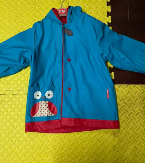 全新Skip Hop儿童防水雨衣 面料为P...