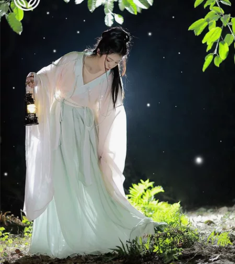 靓朵韵洛水神魏晋南北朝汉服女中国风绿色齐腰...