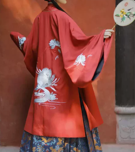 新年 红色 兰若庭 汉服 乘黄 明制 披风...