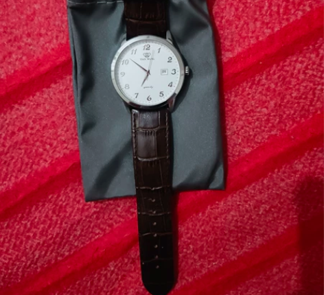 天王手表，只在家里穿戴试过，从来没戴出门过...