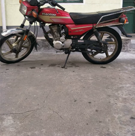 自用豪爵125摩托车，一直在骑，能正常使用...
