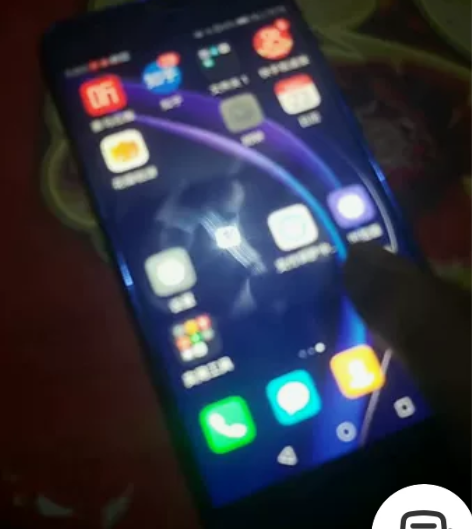 荣耀8，4加64G，前后碎，不影响触控，功...