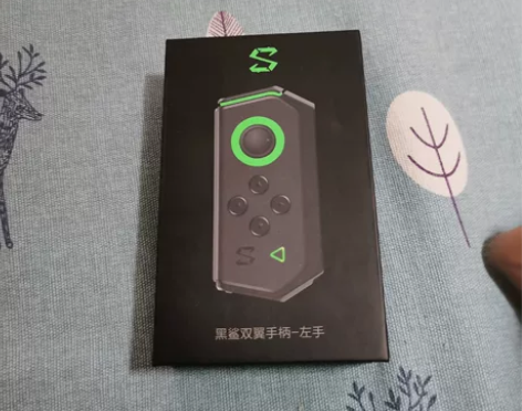 手机游戏手柄，全新保原厂黑鲨2por游戏手...