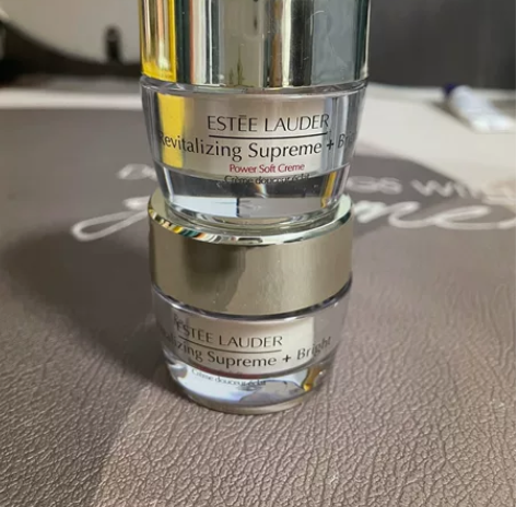 雅诗兰黛多效智妍面霜小样 15ml 有三个...