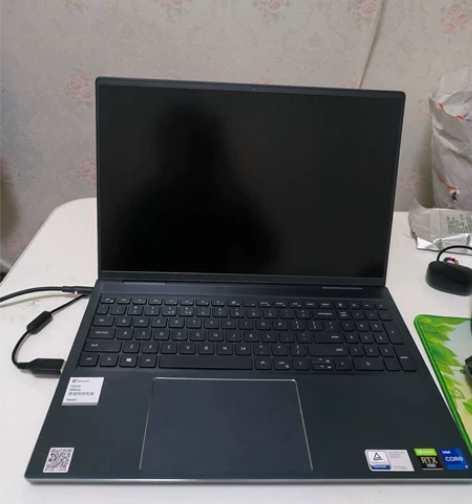 戴尔灵越7610原装顶配，没怎么用，轻薄办...