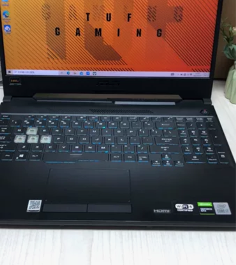 华硕ASUS飞行堡垒8，10代i7-108...