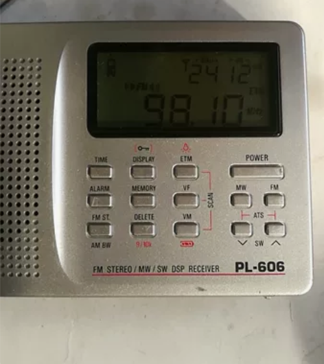 德生PL一606高灵敏度,全波段数字解调立...