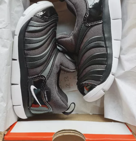 全新耐克nike毛毛虫童鞋10C27码，9...