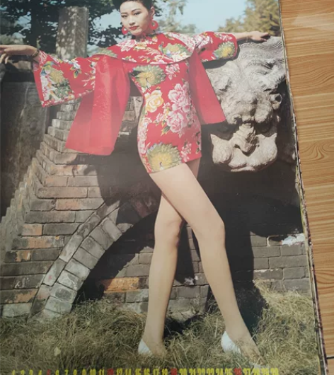 老挂历，92年时装挂历，不缺页，77x52...