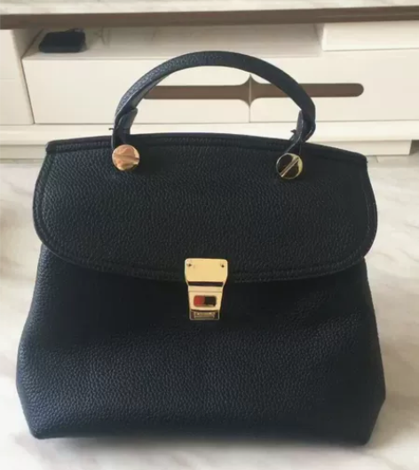 女士黑色手提包 也可以斜挎