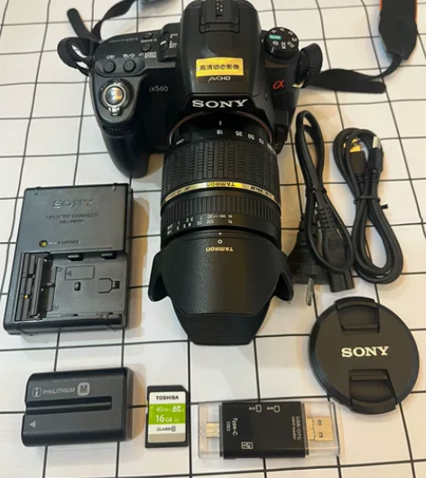 索尼a560单反相机一套，带18-200镜...