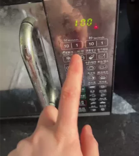 格兰仕微波炉，150包邮，功能完好，使用正...