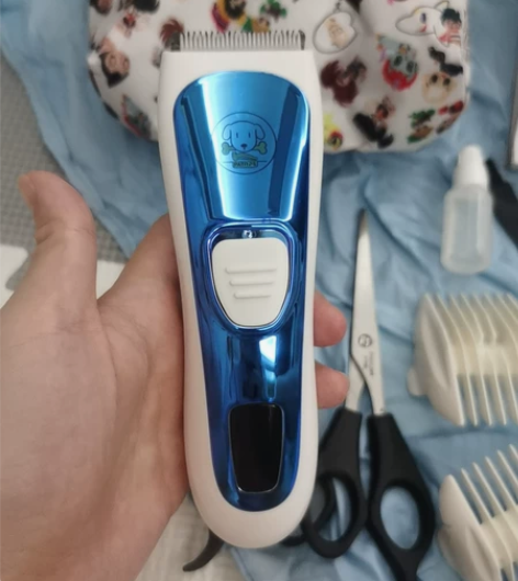 派帝浦儿童理发器KT-668 包含：理发剪...
