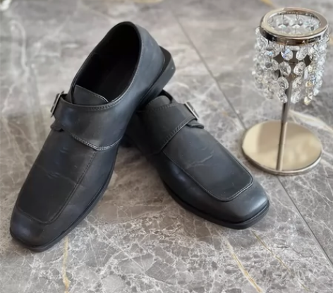 全新单鞋 鞋底干净 没穿过有点落灰了 感兴...