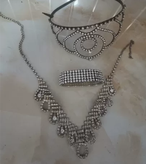 处理掉晚礼服佩戴收拾全套处理掉:38元拿走...