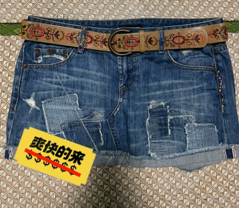 only牛仔短裙，复古风，裙子的补丁和腰线...