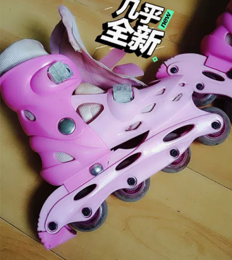全套旱冰鞋滑冰鞋直排轮滑鞋套装只穿过几次，...