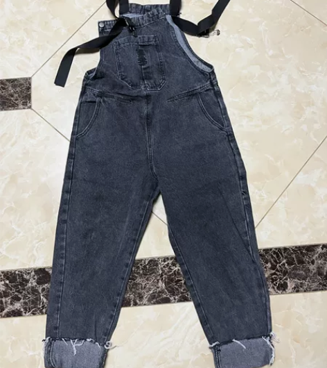 黑灰色   背带牛仔裤   80-105斤...