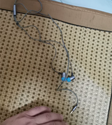 荣耀耳机功能正常使用 感兴趣的话点“我想要...