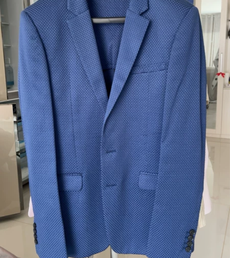 闲置太平鸟男士休闲西服上衣,修身版型,原价...
