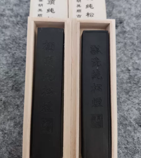 胡其顺老师的松烟墨，棚顶纯松烟和飘洗纯松烟...