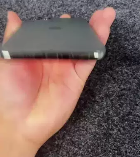 苹果11Pro Max9新1800元有没有...