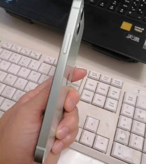 苹果12特价出 感兴趣的话点“我想要”和我...