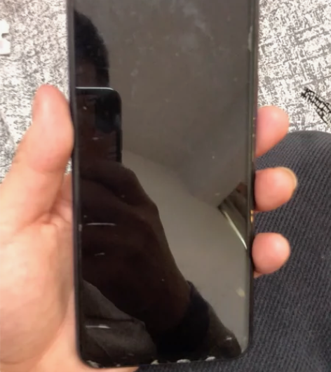 荣耀9X，464，屏幕好的，就是钢化膜坏了...
