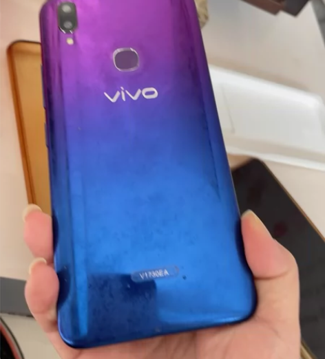 85成新vivo Z1青春版 ，4+32g...