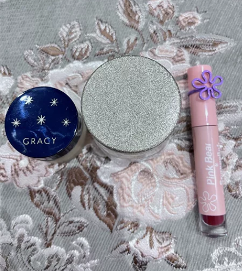 白菜价，两瓶粉底，一瓶资生堂完美意境粉霜，...