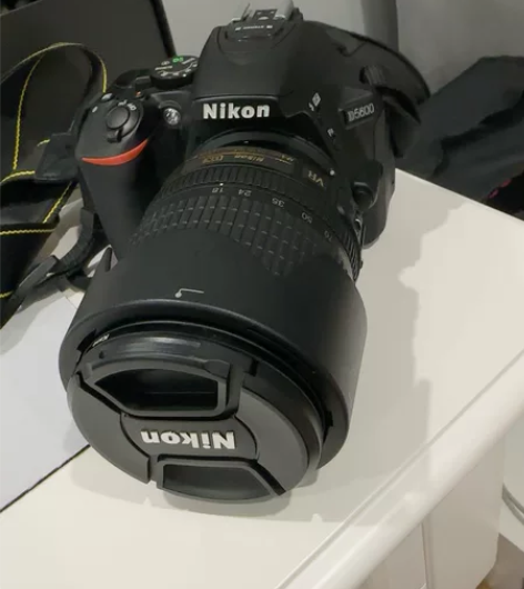 尼康d5600 储存卡64g 镜头 18-...