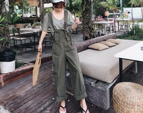 于momo2018夏装新款军绿色裤子女港味...