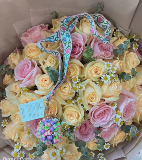 日本正品代购fafa手机花球挂绳 感兴趣的...