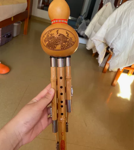 全新葫芦丝直吹过一会 价格低出 感兴趣的话...