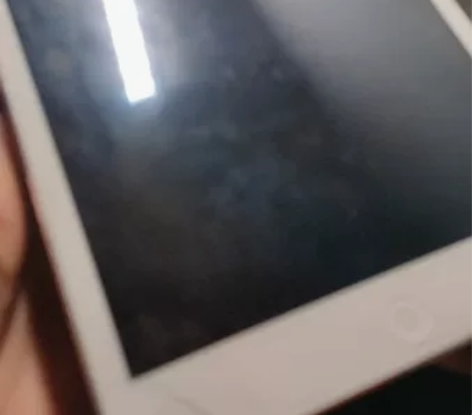ipad mini2换过一次外屏，有部分脱...