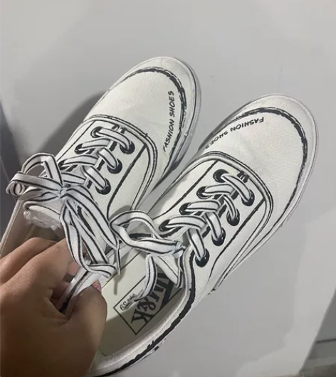 漫画帆布鞋39码，全新，穿着舒服。 感兴趣...