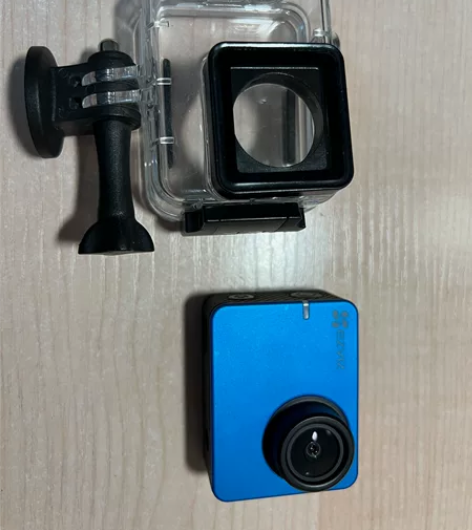 萤石s2运动相机 带防水壳 32g卡 很新...