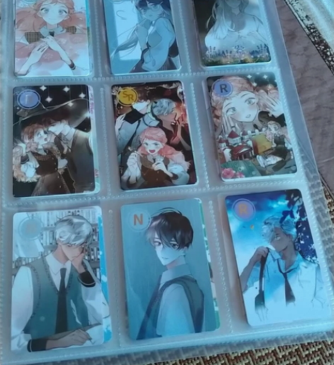 快看漫画实体卡 均15元一套，外面的纸壳子...