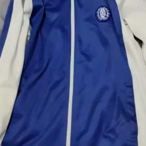 金光绒滑料校服，有一件175左右，有一件1...