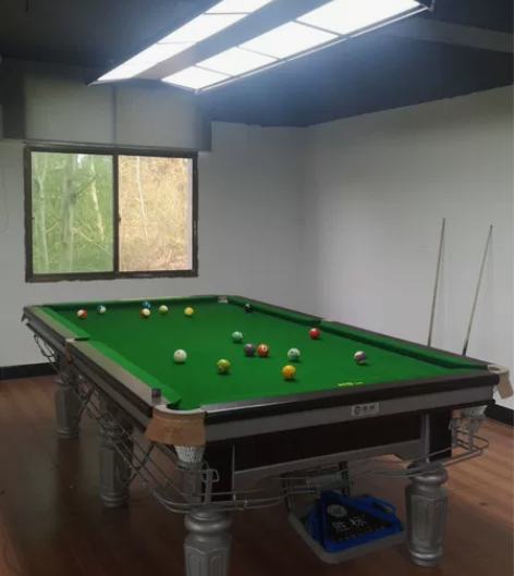 二手台球桌，球房不开了，底价出，卖不掉就扔...