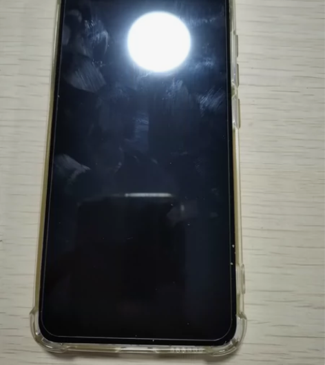 本人自用华为nova手机，孩子玩把手机屏幕...