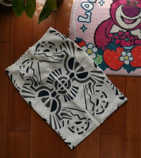 一步裙，花色好看，不是属于有弹性的面料，所...