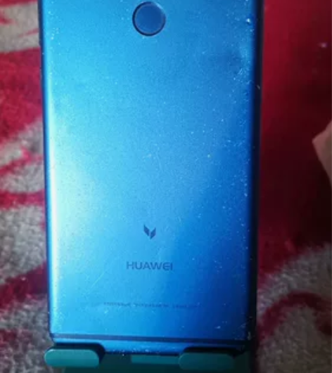 华为麦芒六，全网通账户已退七新，4十64G...