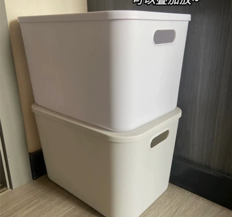 【最后40个甩卖】全新带盖收纳盒桌面储物箱...